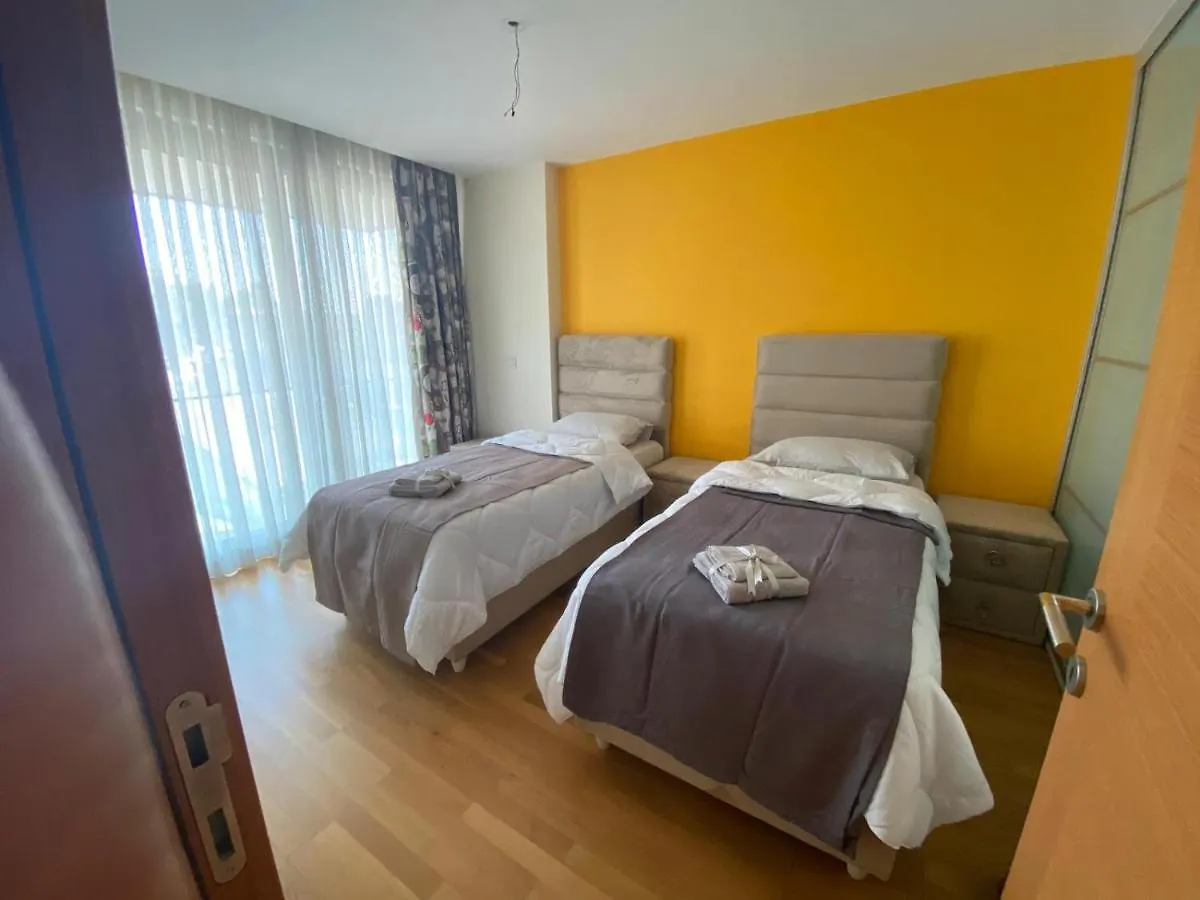 Taksim Perfect Residence, 3 Bedrooms, 140 M2, Pool Gym Sauna Access Istanbul Apartament