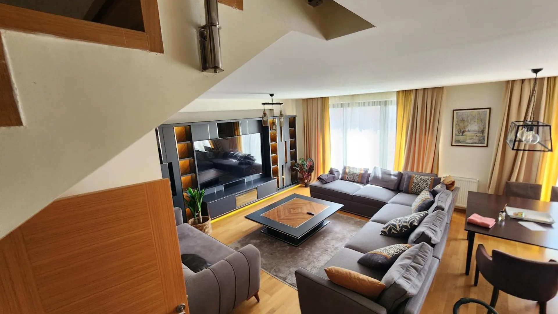 Taksim Perfect Residence, 3 Bedrooms, 140 M2, Pool Gym Sauna Access Istanbul