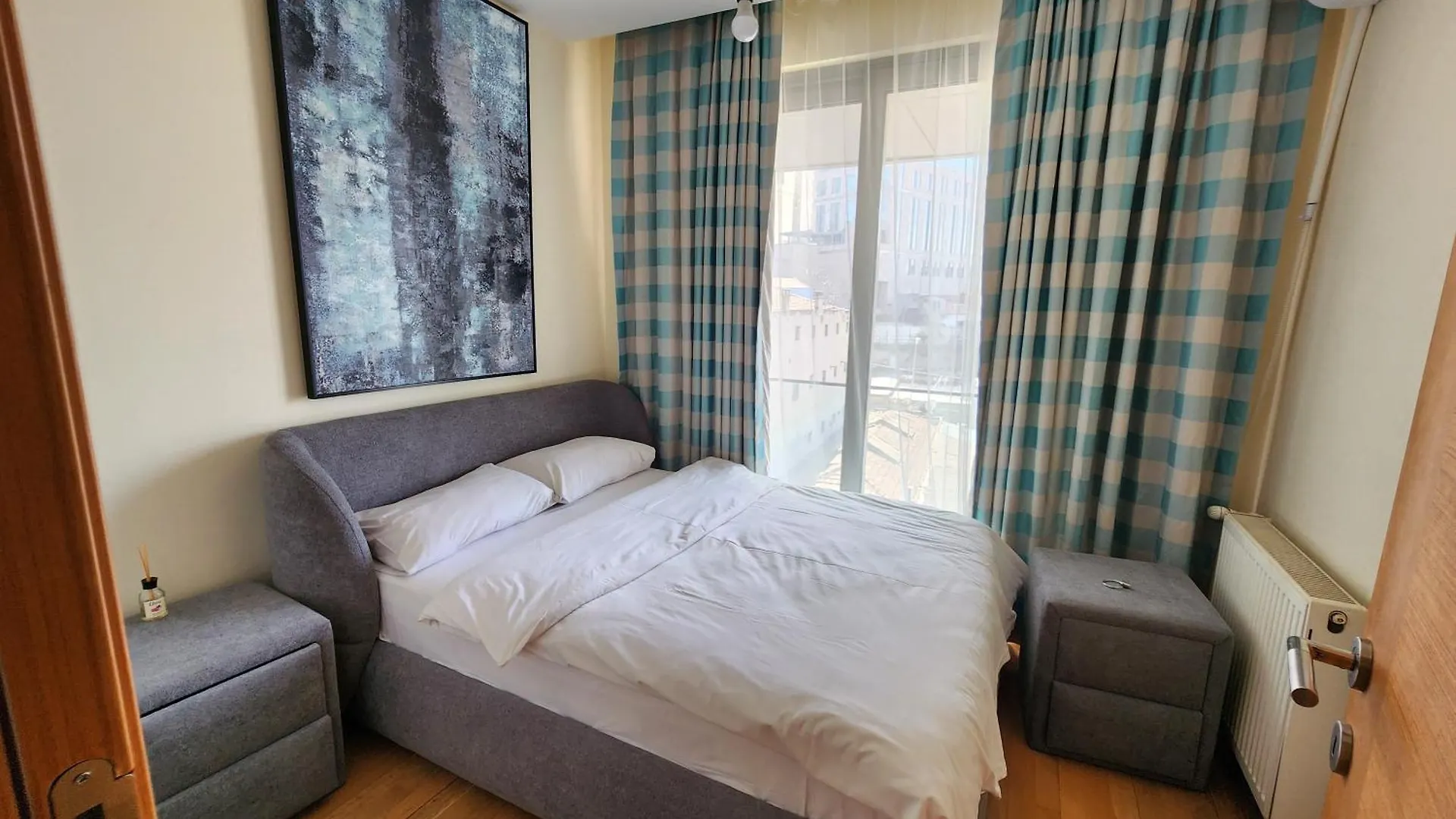 Taksim Perfect Residence, 3 Bedrooms, 140 M2, Pool Gym Sauna Access Istanbul