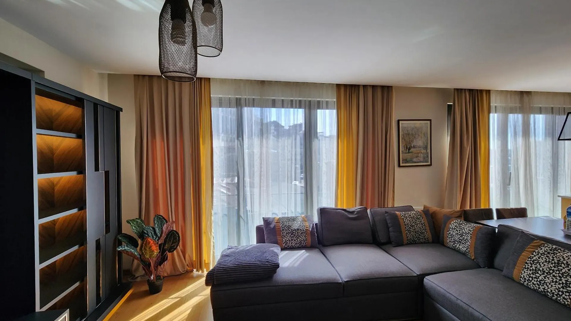 Apartamento Taksim Perfect Residence, 3 Bedrooms, 140 M2, Pool Gym Sauna Access Estambul