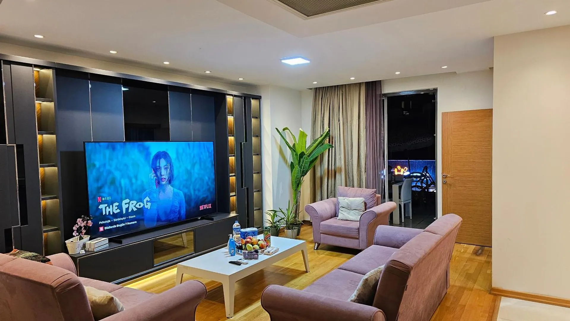 Taksim Perfect Residence, 3 Bedrooms, 140 M2, Pool Gym Sauna Access Estambul 0*,  Turquía